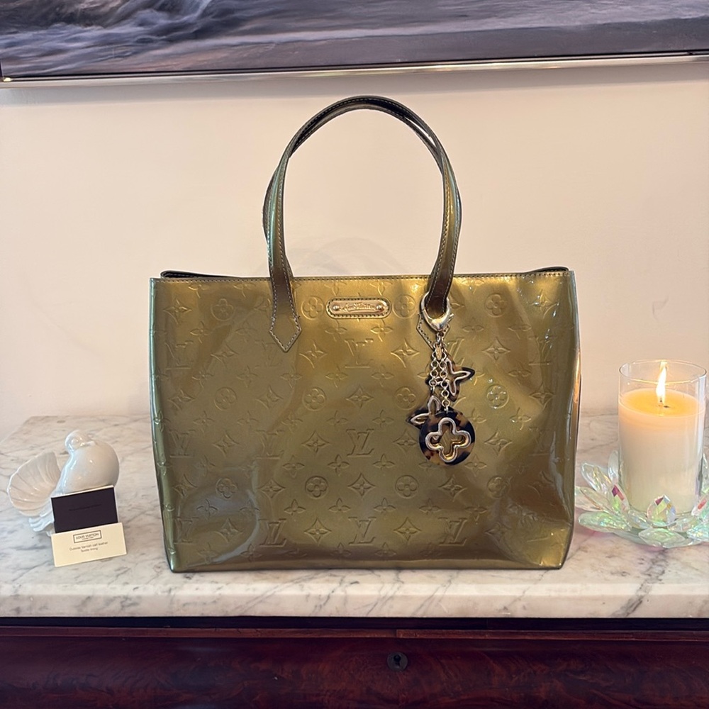LOUIS VUITTON Authentic Wilshire MM Vert Green Gold Vernis Leather Bag France